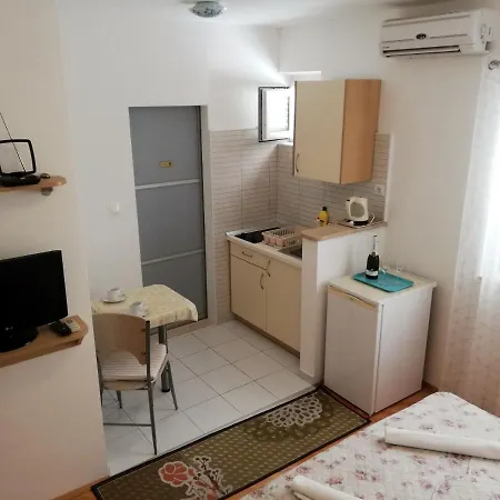 Aniko Saric Apartment Tučepi